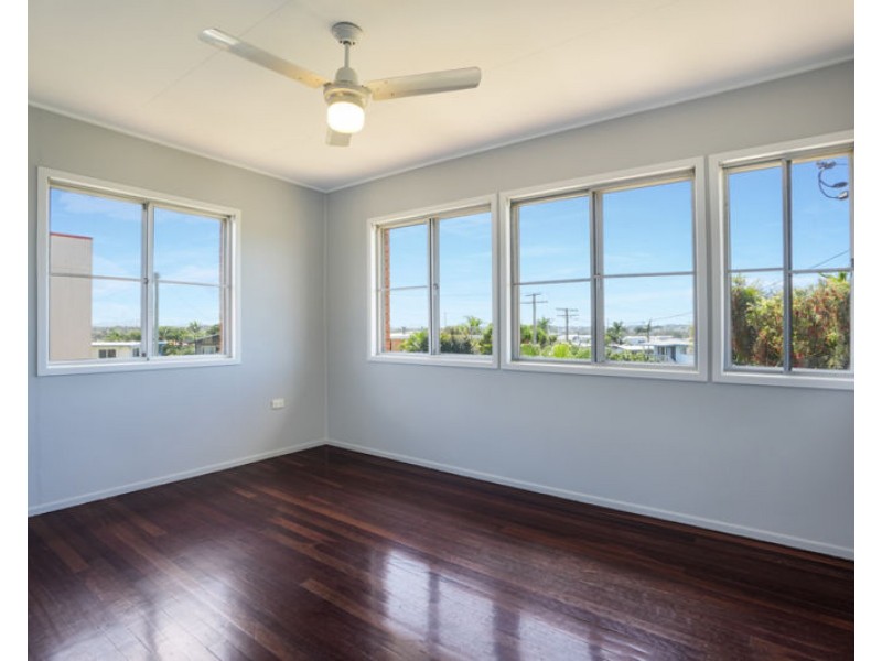 5 Hansen Crescent, Clinton QLD 4680