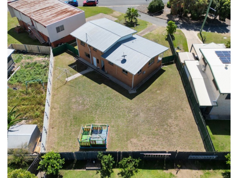 5 Hansen Crescent, Clinton QLD 4680