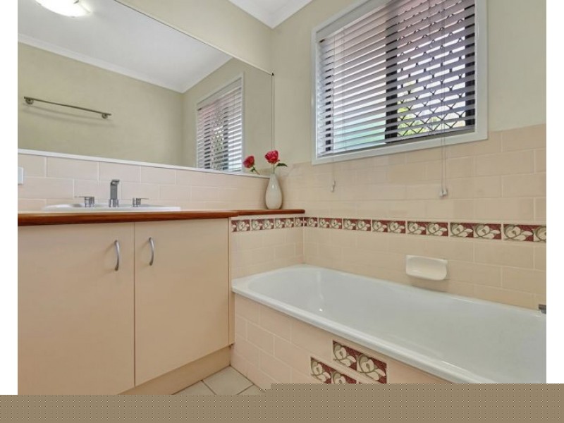 48 Dixon Drive, Telina QLD 4680