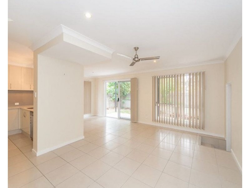 4/30 Beach Avenue, Tannum Sands QLD 4680