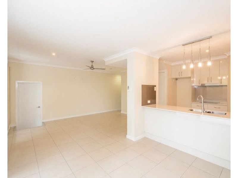 4/30 Beach Avenue, Tannum Sands QLD 4680