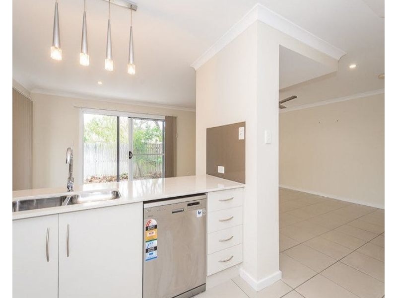 4/30 Beach Avenue, Tannum Sands QLD 4680