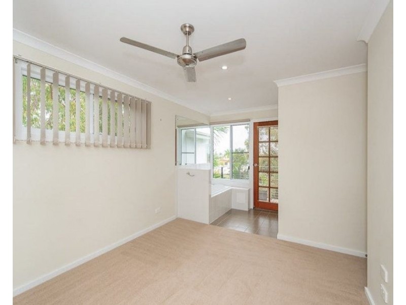 4/30 Beach Avenue, Tannum Sands QLD 4680