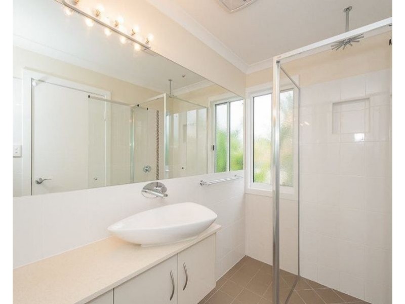 4/30 Beach Avenue, Tannum Sands QLD 4680