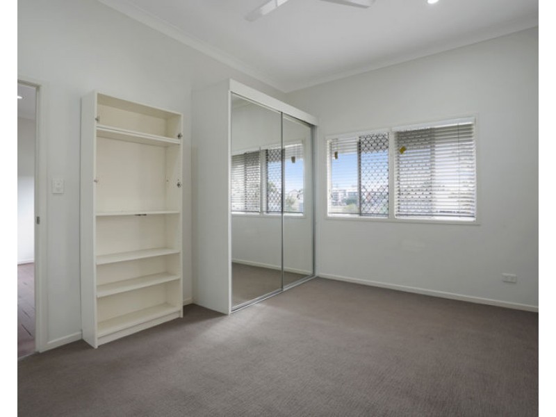 1A View Street, West Gladstone QLD 4680
