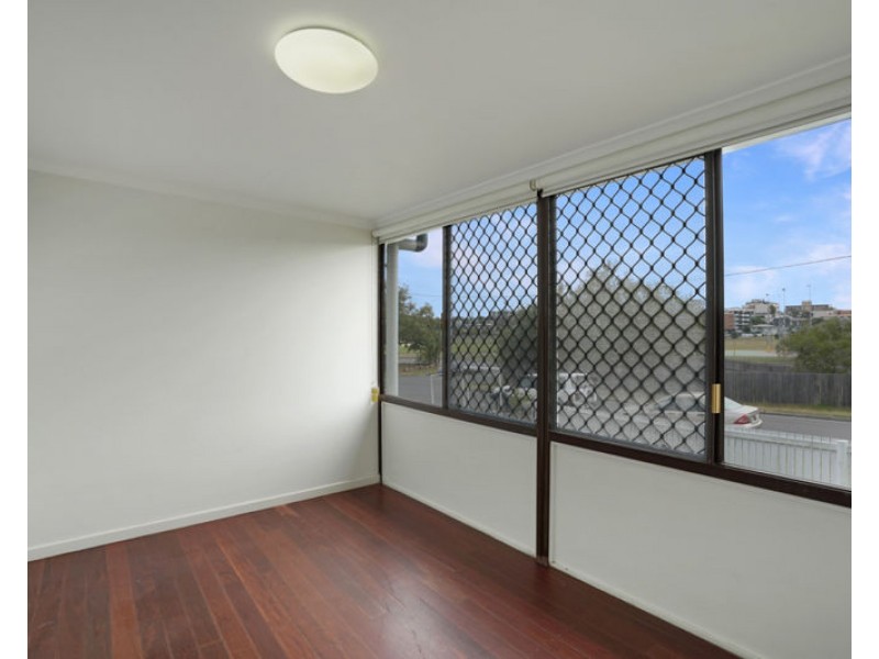1A View Street, West Gladstone QLD 4680
