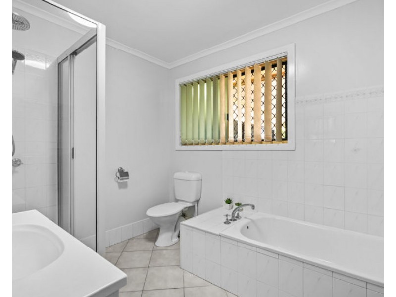 10 Connolly Court, Telina QLD 4680