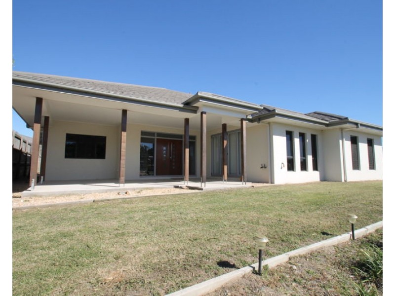 180 J Hickey Avenue, Clinton QLD 4680