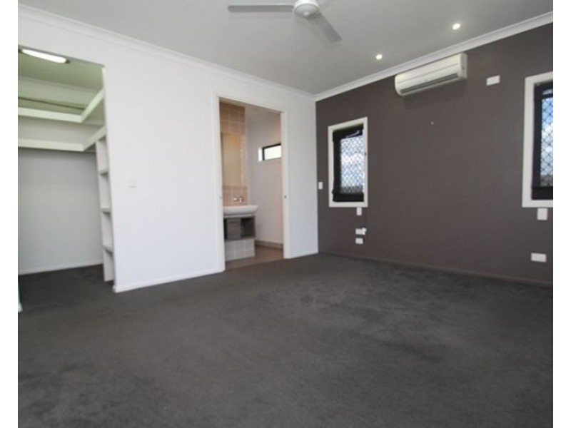 180 J Hickey Avenue, Clinton QLD 4680