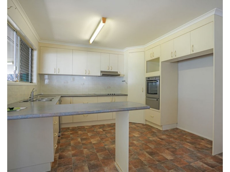 31 Pine Avenue, West Gladstone QLD 4680