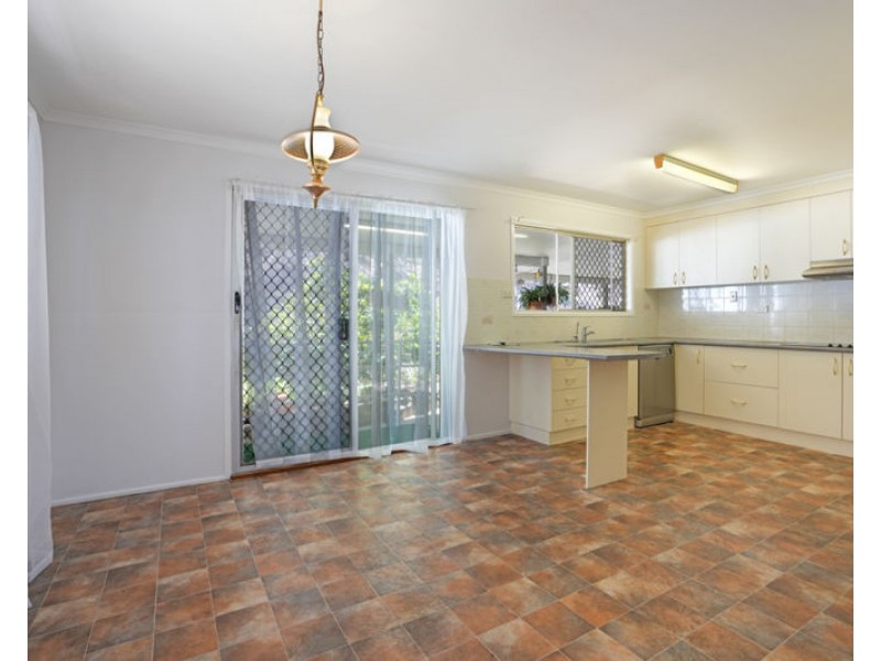 31 Pine Avenue, West Gladstone QLD 4680