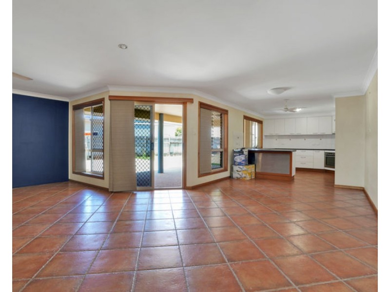 17 Riverside Drive, Tannum Sands QLD 4680