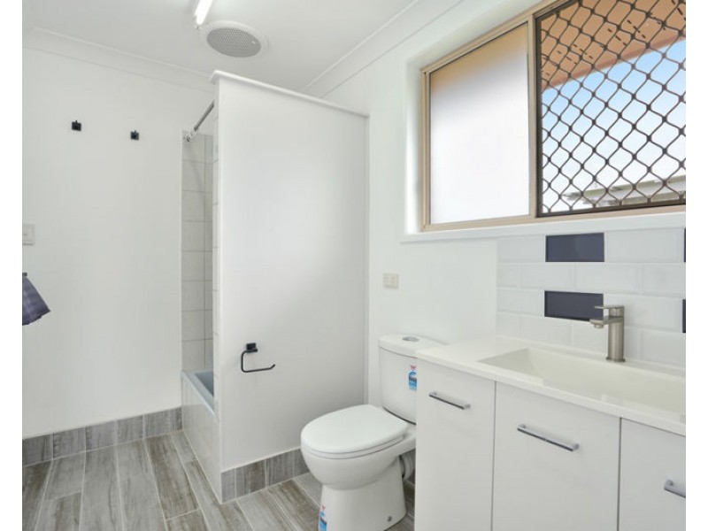 22 Kinghorn Street, Kalkie QLD 4670