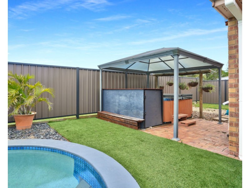 22 Kinghorn Street, Kalkie QLD 4670