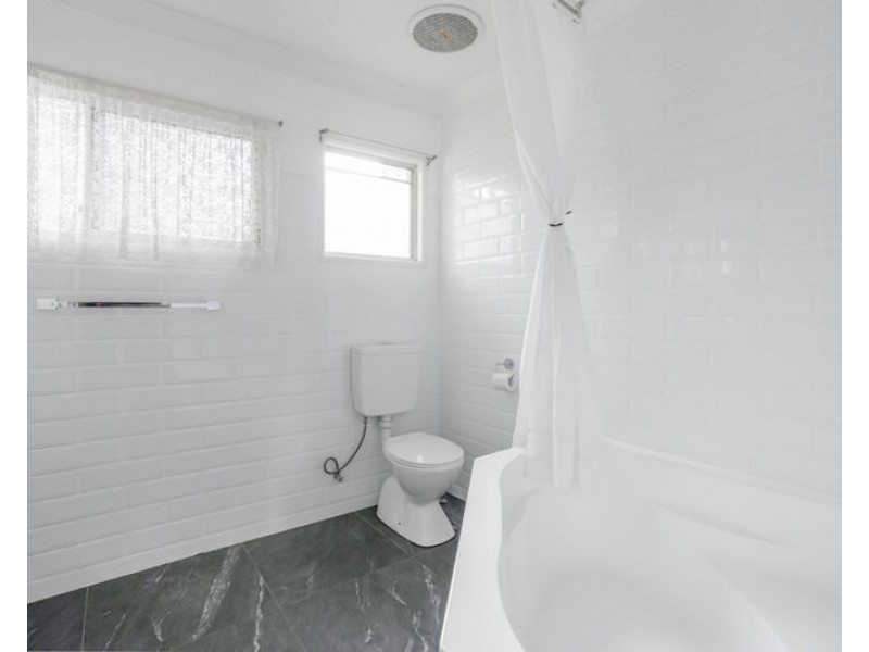 1 Steed Street, West Gladstone QLD 4680