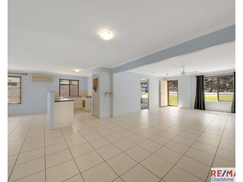 22 Flounder Crescent, Toolooa QLD 4680