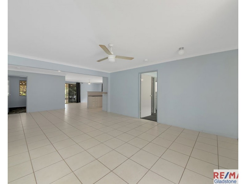 22 Flounder Crescent, Toolooa QLD 4680