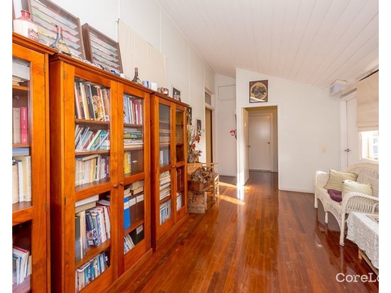 15 Yarroon Street, Gladstone QLD 4680