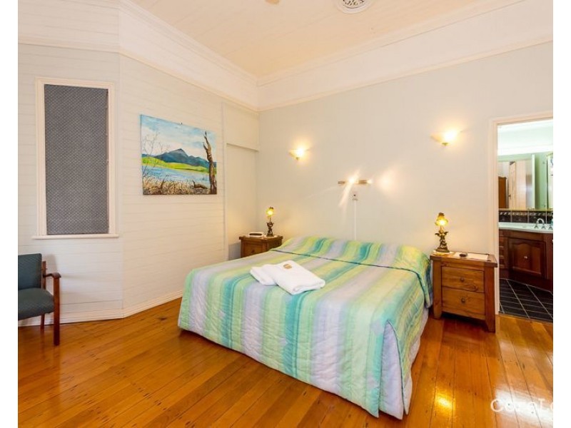 15 Yarroon Street, Gladstone QLD 4680