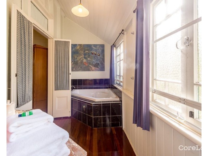 15 Yarroon Street, Gladstone QLD 4680