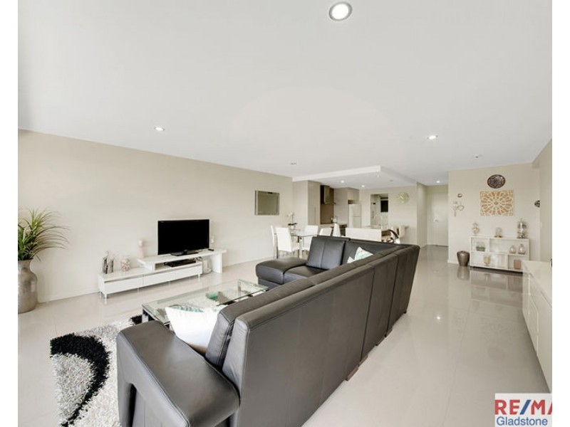 8/2 The Promenade, Boyne Island QLD 4680