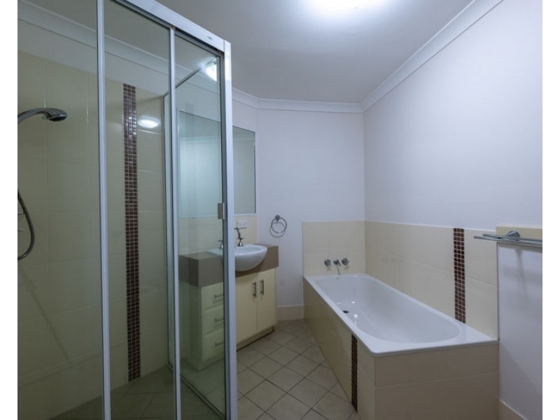 16/8A WYNDHAM AVENUE, Boyne Island QLD 4680