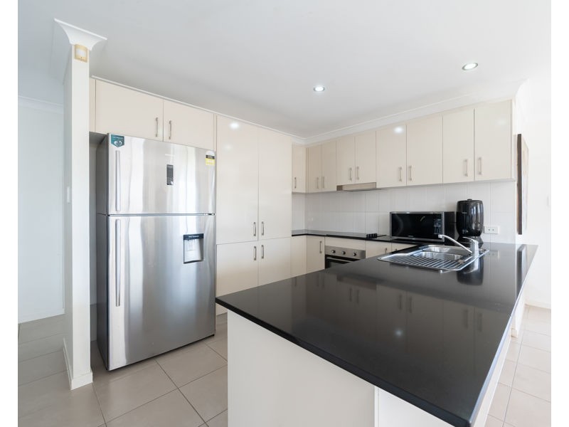 31 Koolivoo Parade, Boyne Island QLD 4680