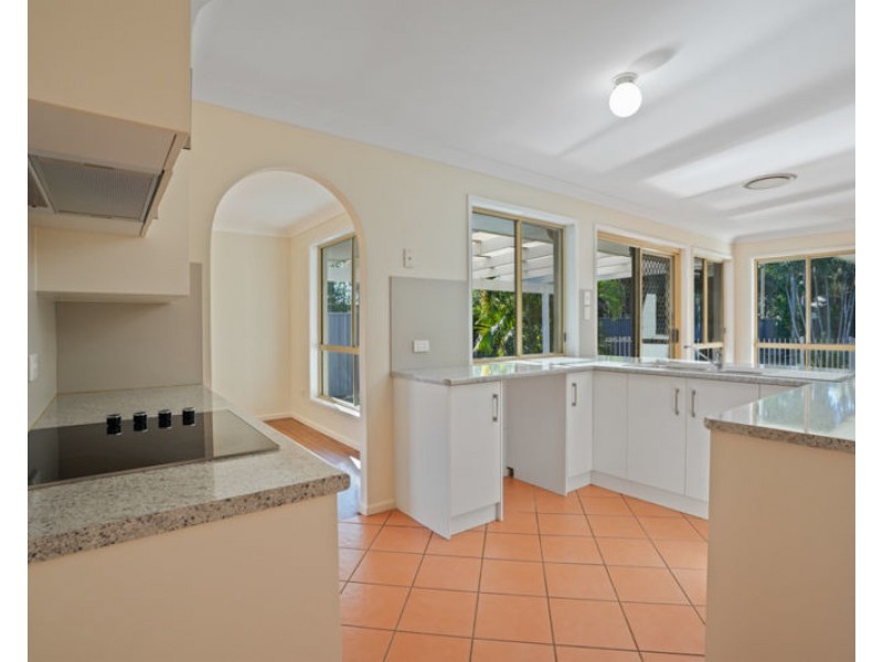 8 Hayman Court, Clinton QLD 4680
