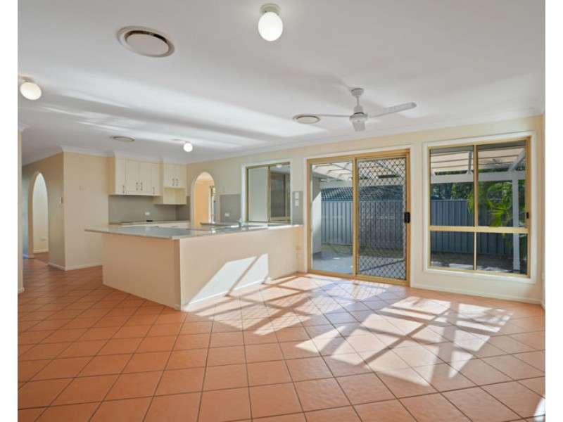 8 Hayman Court, Clinton QLD 4680