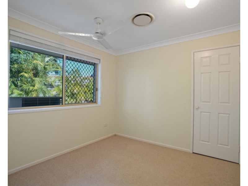 8 Hayman Court, Clinton QLD 4680