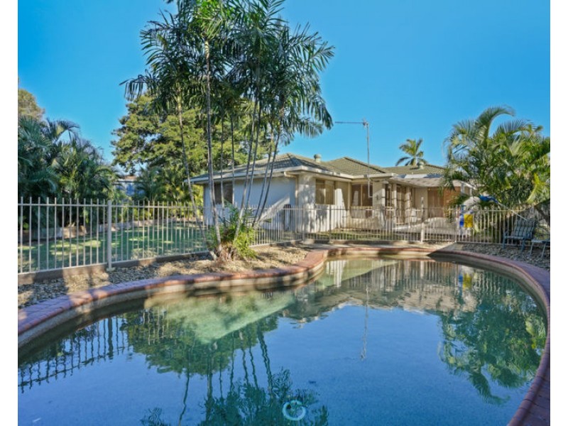 8 Hayman Court, Clinton QLD 4680
