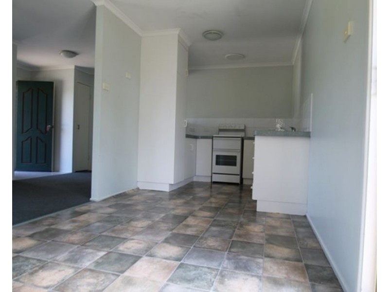 4 Kerry Court, New Auckland QLD 4680