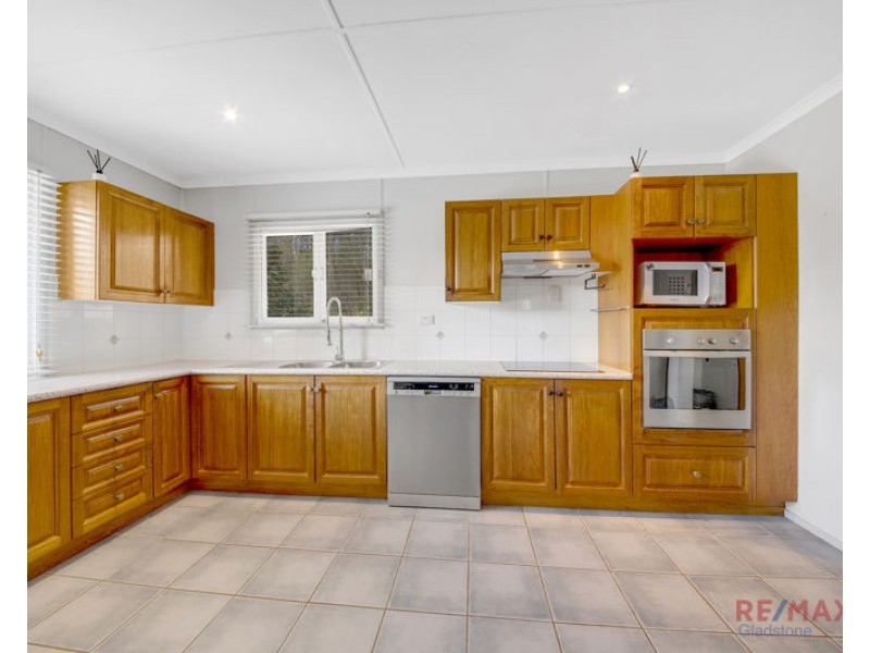 40 Boyne Crescent, West Gladstone QLD 4680