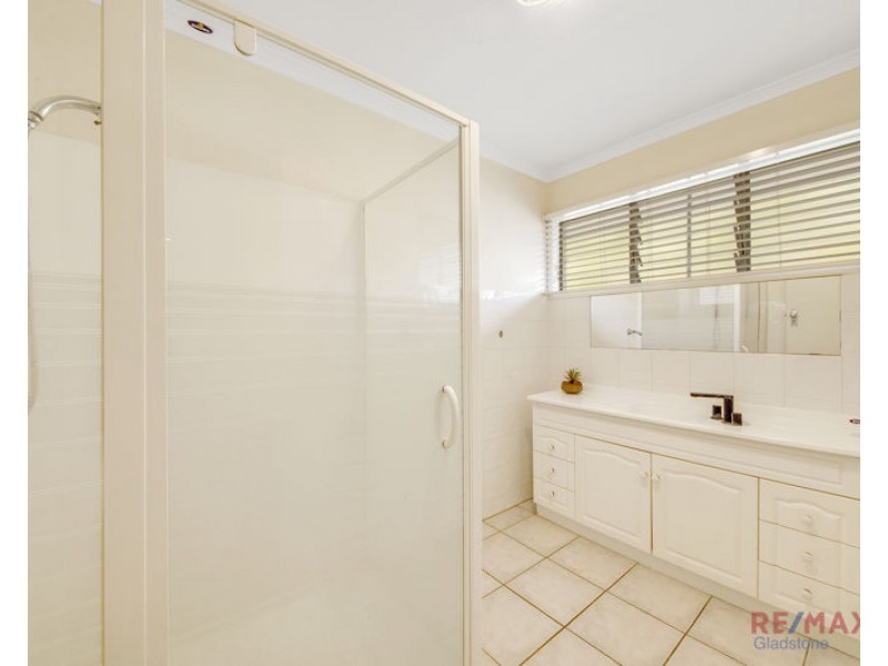 40 Boyne Crescent, West Gladstone QLD 4680