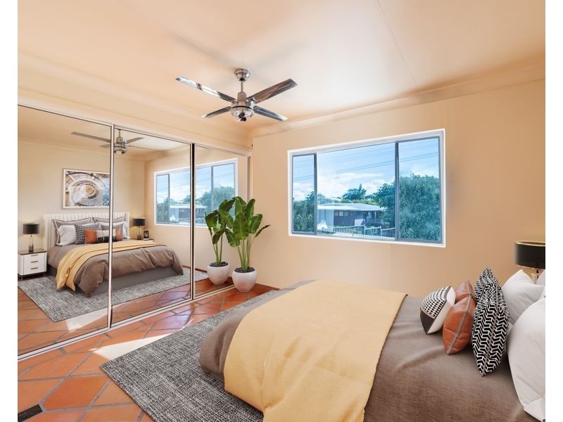 17 Crest Ave, Boyne Island QLD 4680