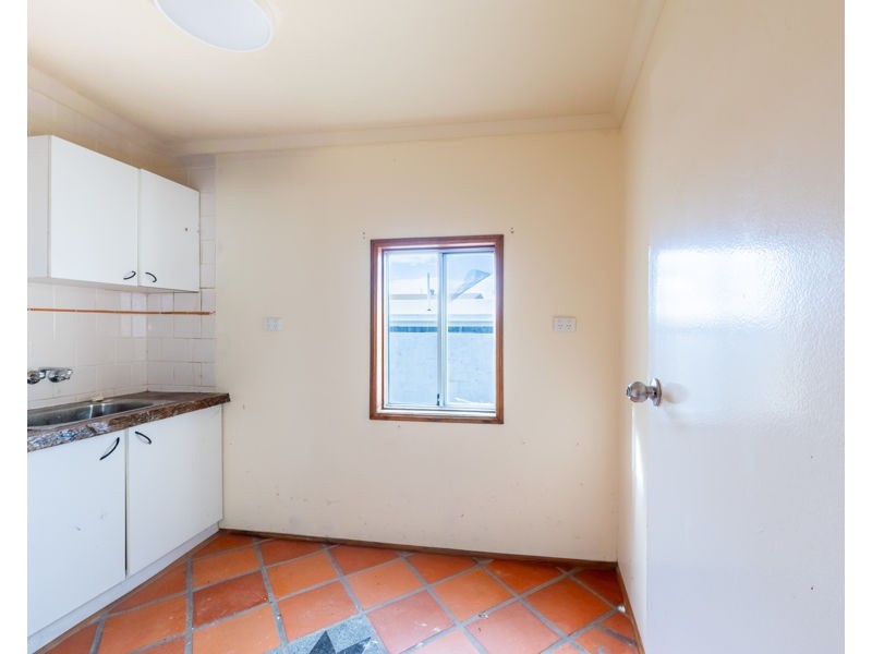 17 Crest Ave, Boyne Island QLD 4680