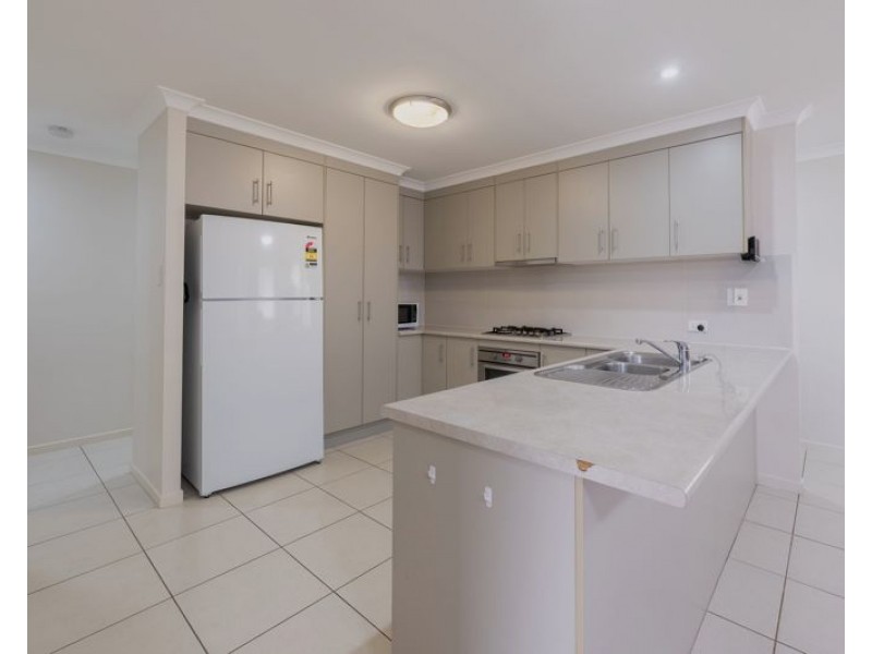 2/41 Bauhinia Street, Boyne Island QLD 4680