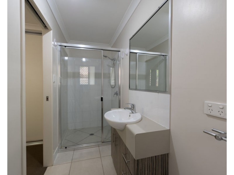 2/41 Bauhinia Street, Boyne Island QLD 4680