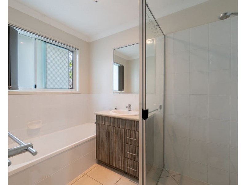 2/41 Bauhinia Street, Boyne Island QLD 4680