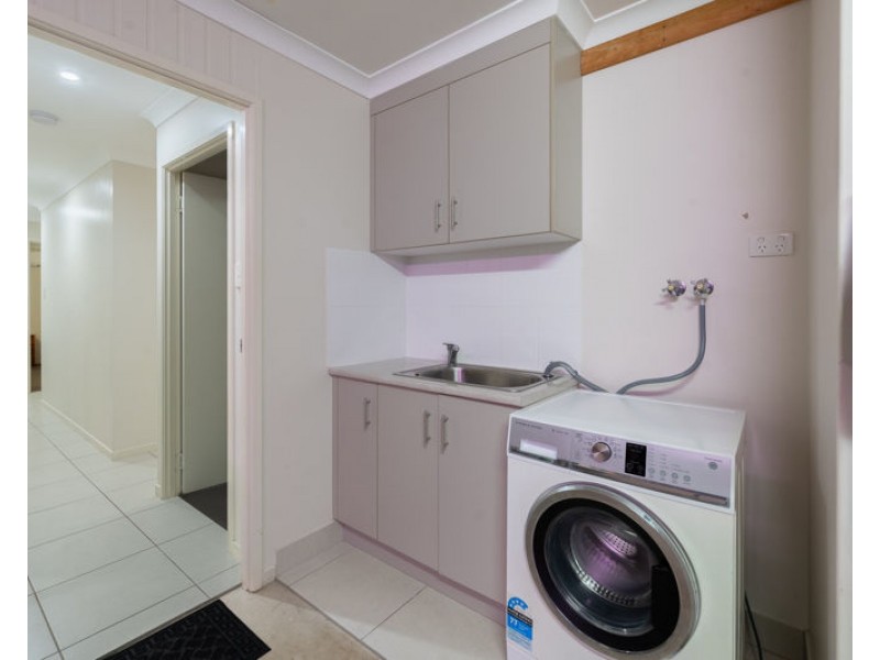 2/41 Bauhinia Street, Boyne Island QLD 4680