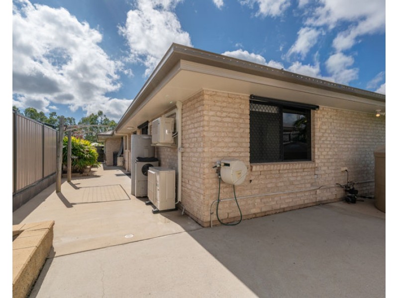 4 Woodland Court, Kirkwood QLD 4680