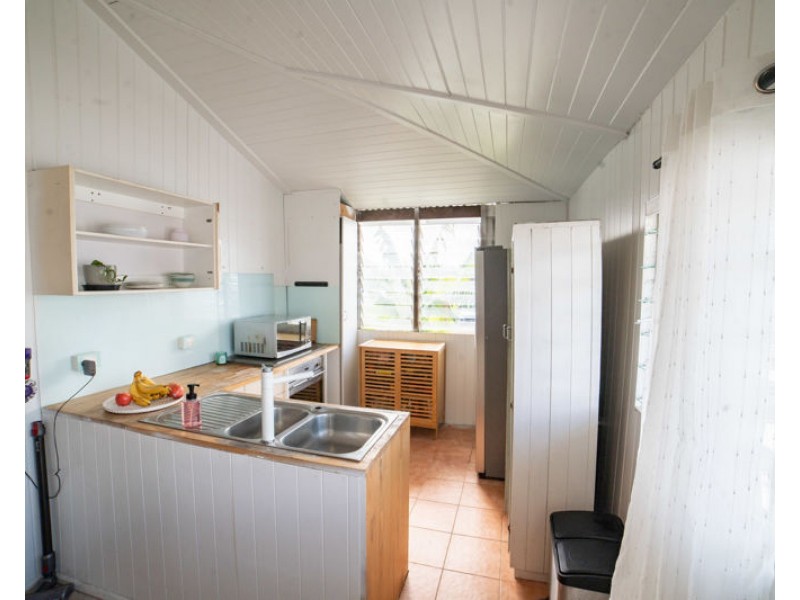 27 Main Street, Park Avenue QLD 4701