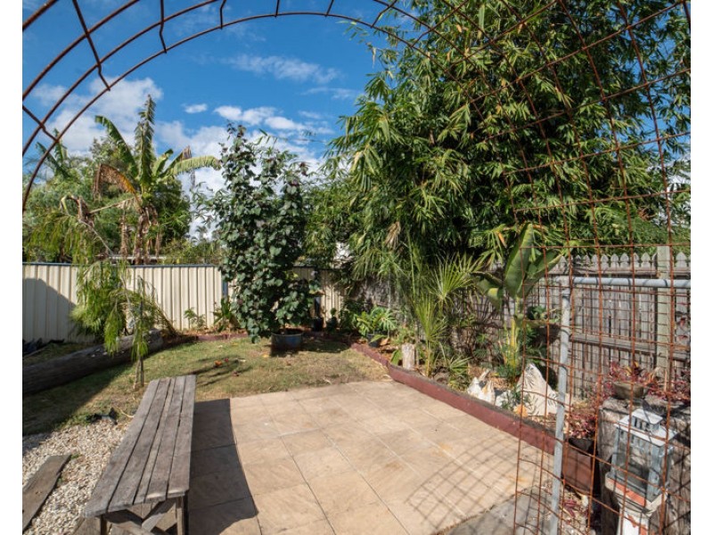 27 Main Street, Park Avenue QLD 4701