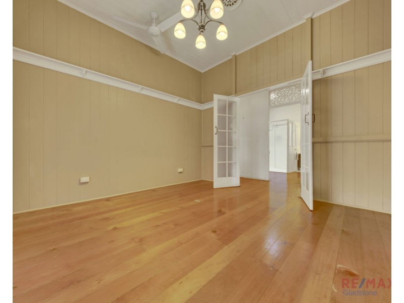 23 Cook Street, West Gladstone QLD 4680