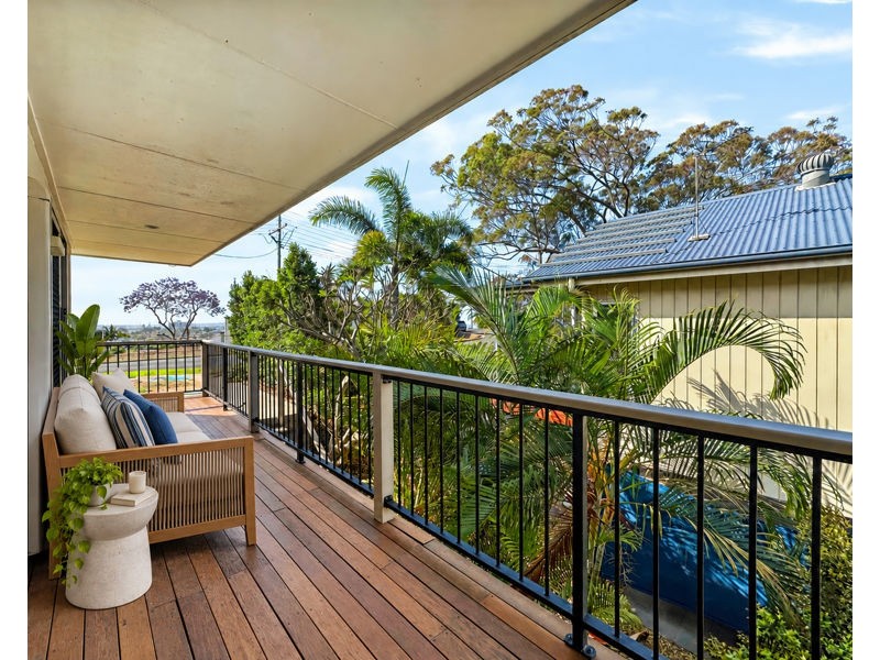 11 Hill Crescent, West Gladstone QLD 4680