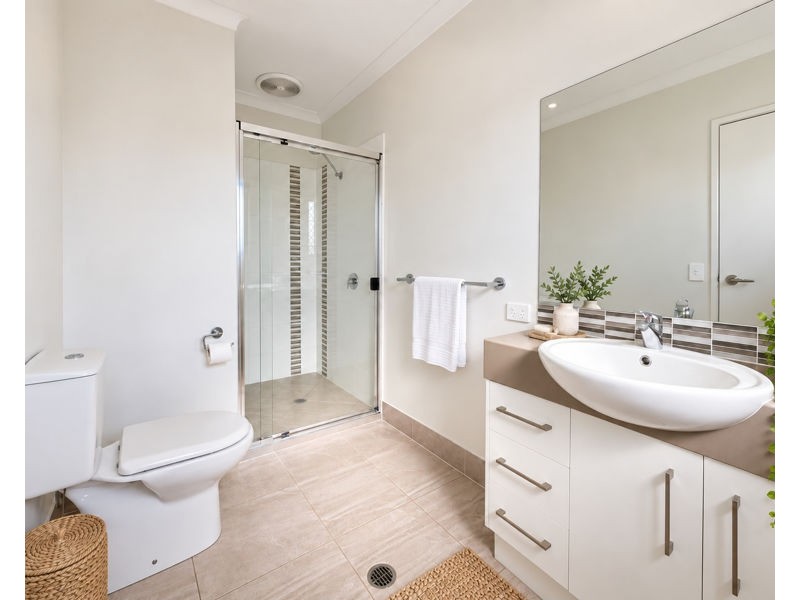 13 Brush tail court, Boyne Island QLD 4680