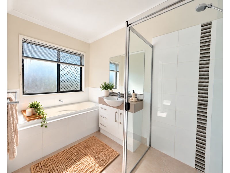 13 Brush tail court, Boyne Island QLD 4680