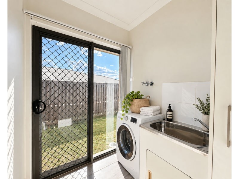 13 Brush tail court, Boyne Island QLD 4680