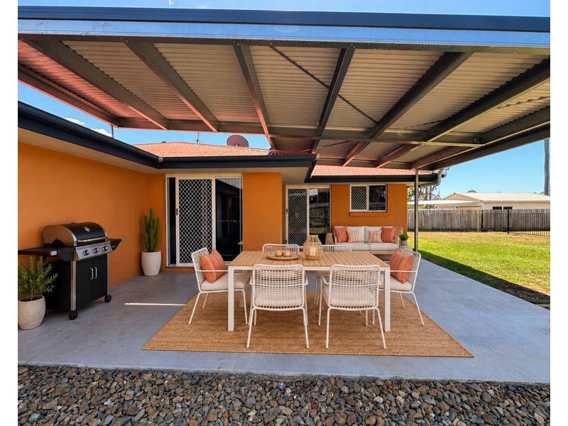 284 J Hickey Avenue, Clinton QLD 4680