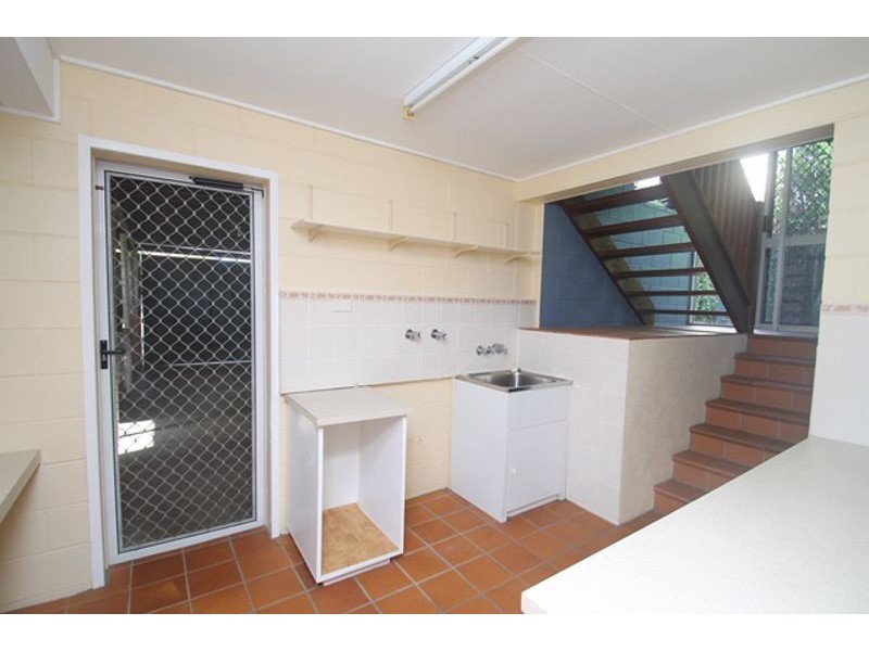 10 TUDMAN STREET, West Gladstone QLD 4680
